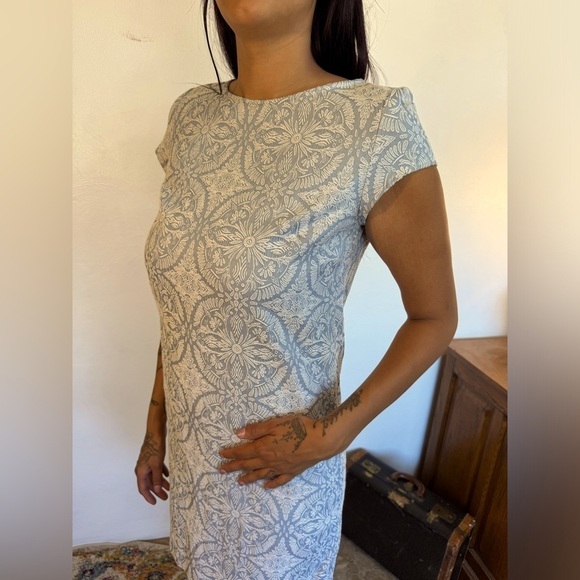 XS Halogen embroidered short sleeve blue and white, detailed zipper back dress - Picture 2 of 15
